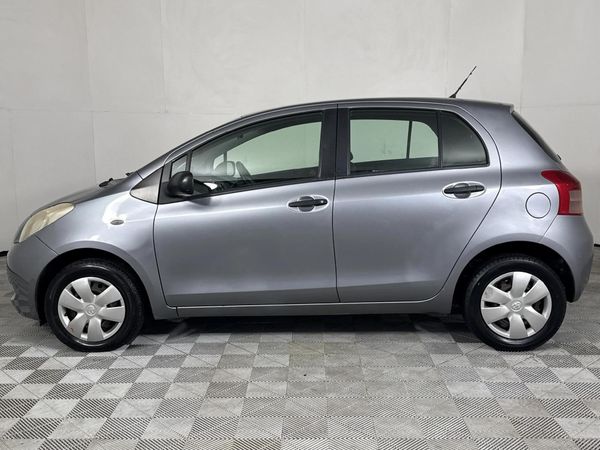2008-Toyota-Yaris-T1-5-dr image:16