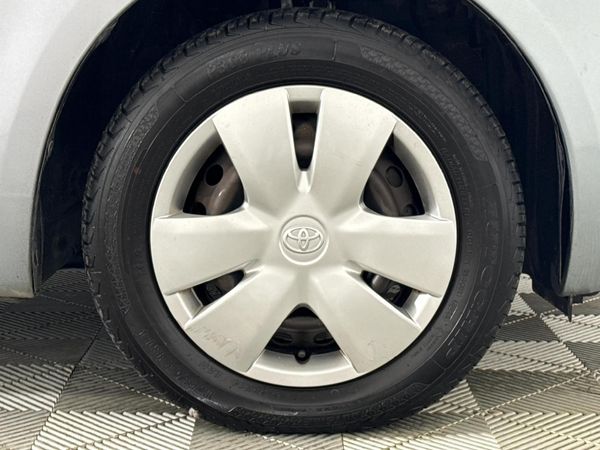 2008-Toyota-Yaris-T1-5-dr image:5