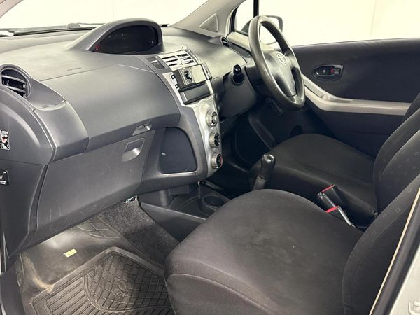 2008-Toyota-Yaris-T1-5-dr image:8
