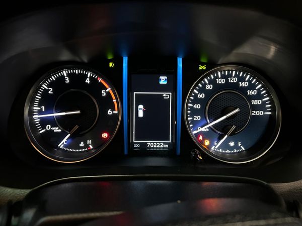 2022-Toyota-Fortuner-28-GD-6-4x4-Auto image:9