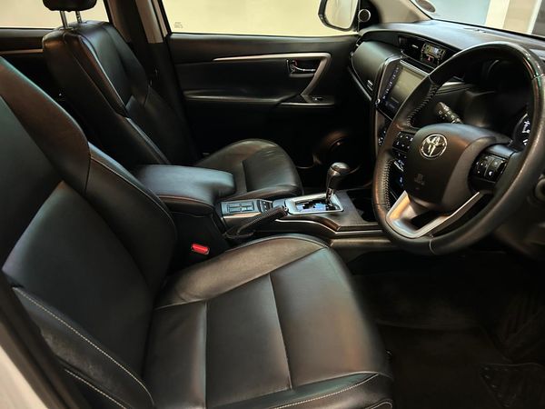 2022-Toyota-Fortuner-28-GD-6-4x4-Auto image:11