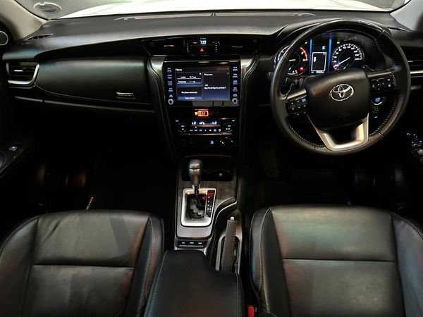 2022-Toyota-Fortuner-28-GD-6-4x4-Auto image:13