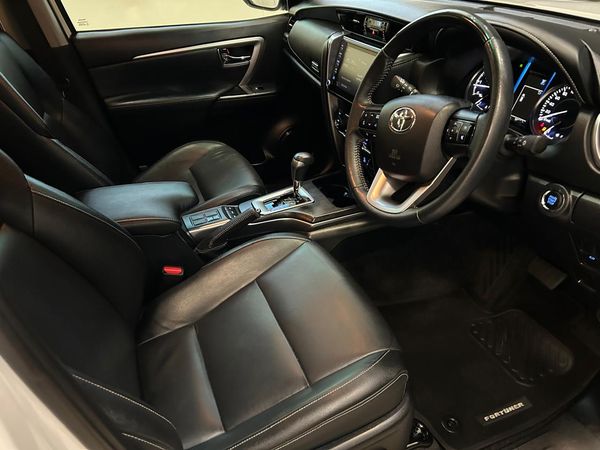 2022-Toyota-Fortuner-28-GD-6-4x4-Auto image:7