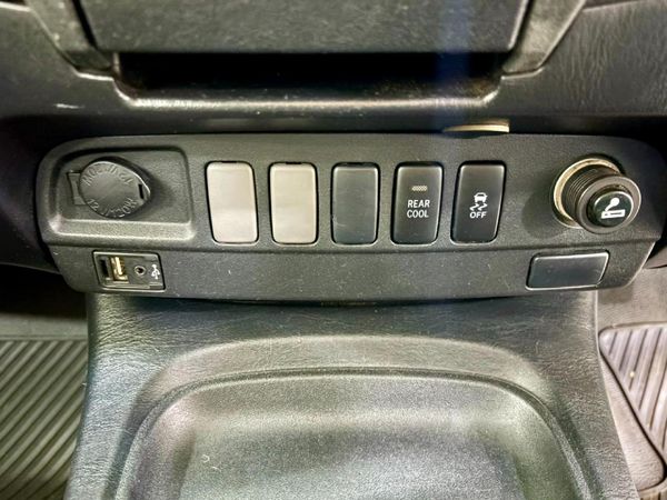 2015-Toyota-Fortuner-30-D-4D-Raised-Body-Auto image:14