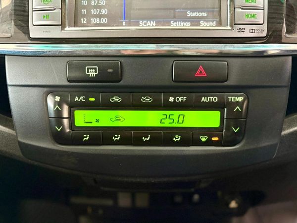 2015-Toyota-Fortuner-30-D-4D-Raised-Body-Auto image:7