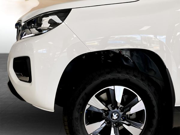 2026-Peugeot-Landtrek-19D-Allure-Double-Cab-Auto image:5