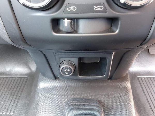 2026-Isuzu-D-Max-250-HO-Fleetside-Safety-Single-Cab image:14