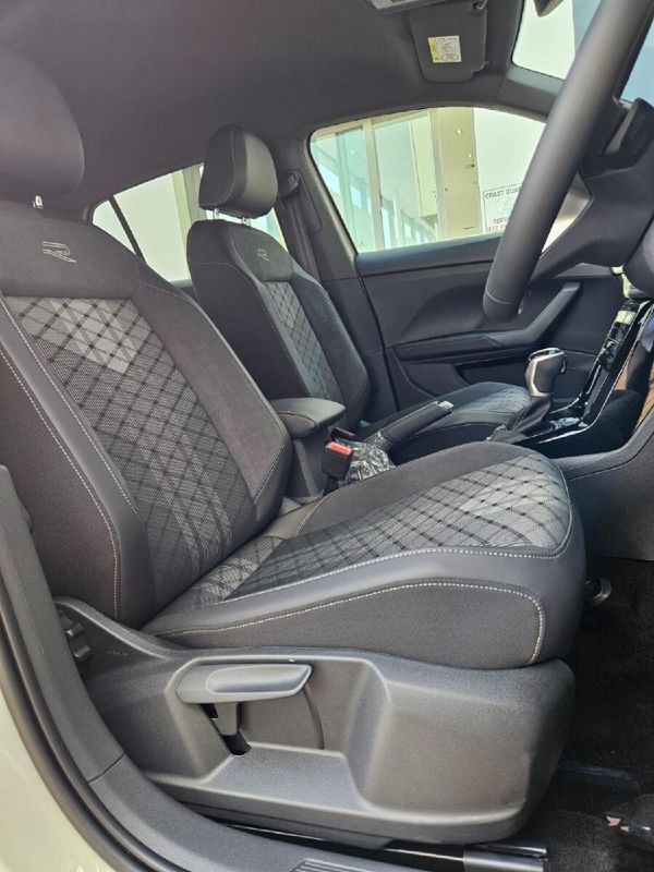 2026-Volkswagen-T-Cross-10-TSI-R-Line-Auto image:12