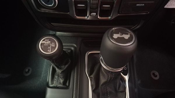 2025-Jeep-Wrangler-Sahara-20T-Auto-4-Door image:15