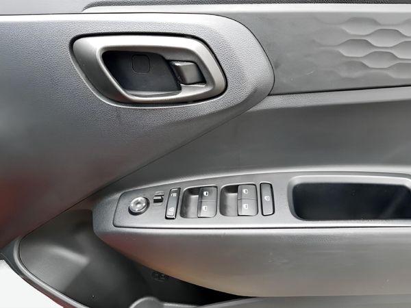 2023-Hyundai-Grand-i10-10-Motion-Auto image:15