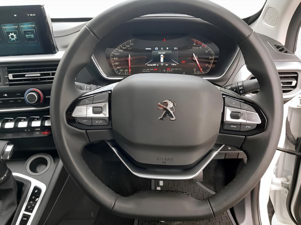 2026-Peugeot-Landtrek-19D-Allure-Double-Cab-Auto image:17