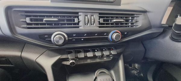 2026-Peugeot-Landtrek-19D-Professional-Single-Cab image:12