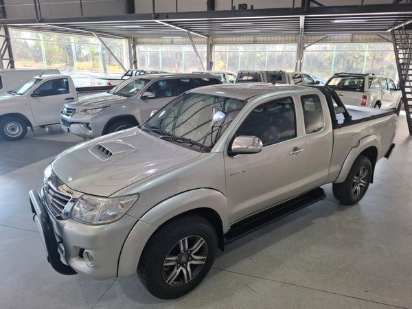 2013-Toyota-Hilux-30-D-4D-Raider-Xtra-Cab image:9
