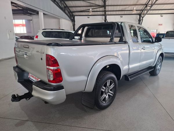 2013-Toyota-Hilux-30-D-4D-Raider-Xtra-Cab image:10