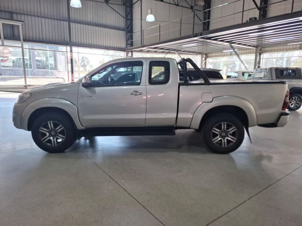 2013-Toyota-Hilux-30-D-4D-Raider-Xtra-Cab image:5