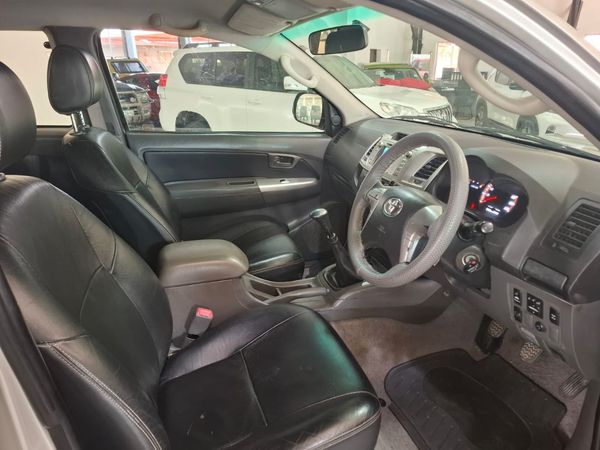 2013-Toyota-Hilux-30-D-4D-Raider-Xtra-Cab image:7