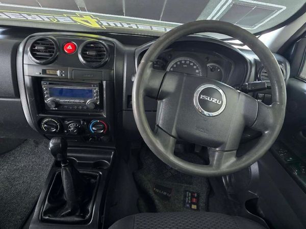2009-Isuzu-KB-250D-Teq-Extended-cab-LE image:9