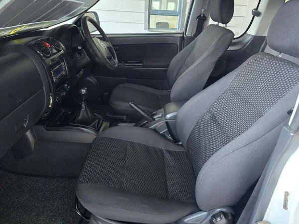2009-Isuzu-KB-250D-Teq-Extended-cab-LE image:4