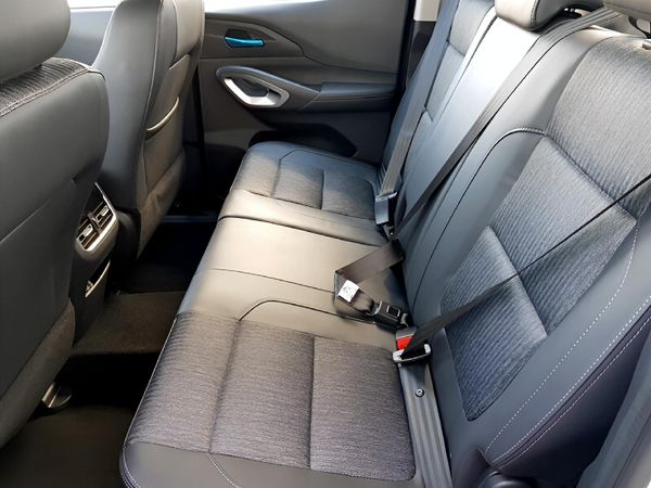 2026-Peugeot-Landtrek-19D-Active-Double-Cab-4x4 image:8
