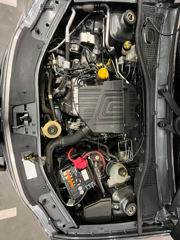 2023-Nissan-NP200-16-AC-Safety-Pack image:12