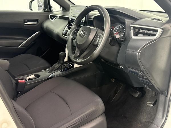 2023-Toyota-Corolla-Cross-18-XI image:9