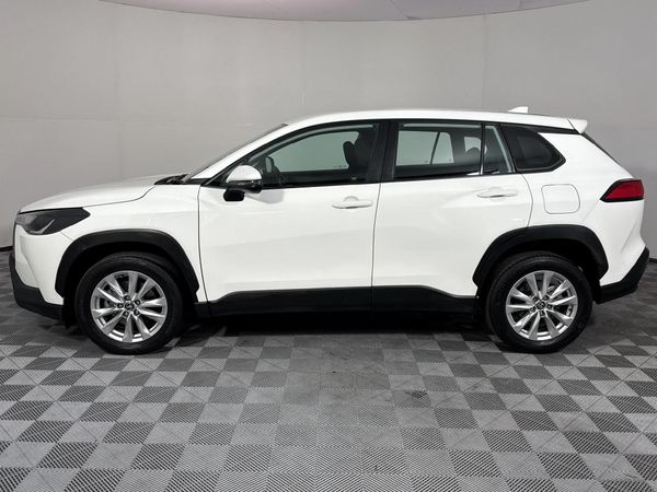 2023-Toyota-Corolla-Cross-18-XI image:16