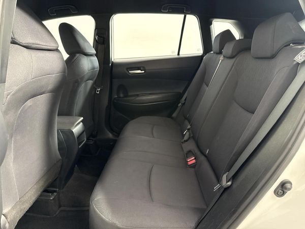 2023-Toyota-Corolla-Cross-18-XI image:3