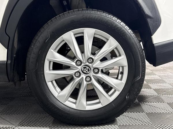2023-Toyota-Corolla-Cross-18-XI image:6