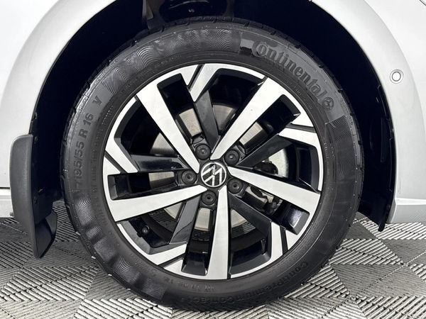 2022-Volkswagen-Polo-10-TSI-Life-Auto-DSG image:5