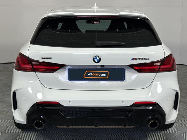 2022-BMW-1-Series-M135i-xDrive image:18