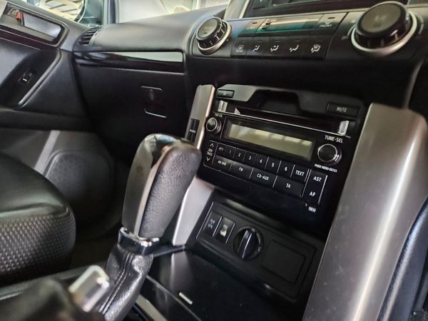 2011-Toyota-Land-Cruiser-Prado-40-V6-TX-Auto image:10