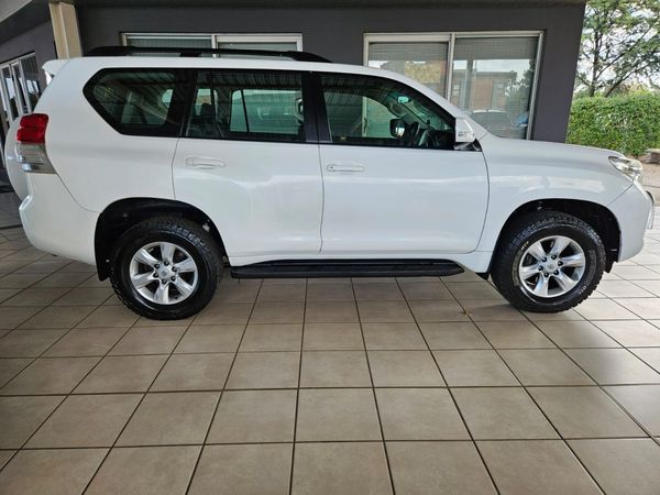 2011-Toyota-Land-Cruiser-Prado-40-V6-TX-Auto image:2