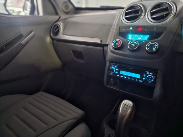 2013-Chevrolet-Utility-18 image:9