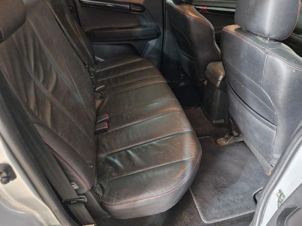 2020-Isuzu-D-Max-250-HO-X-Rider-Double-Cab image:8
