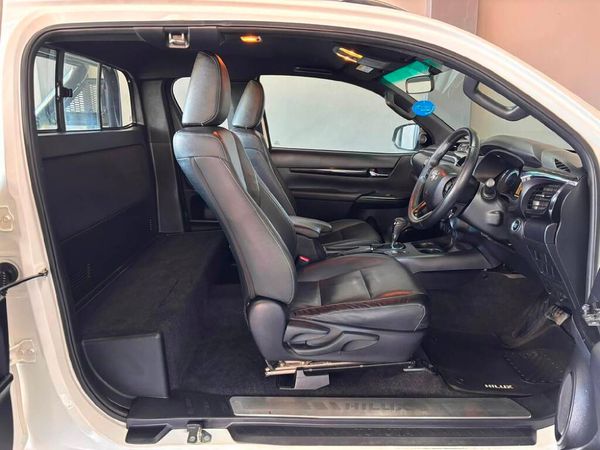 2019-Toyota-Hilux-28-GD-6-Raised-Body-Raider-Auto-Extended-Cab image:8