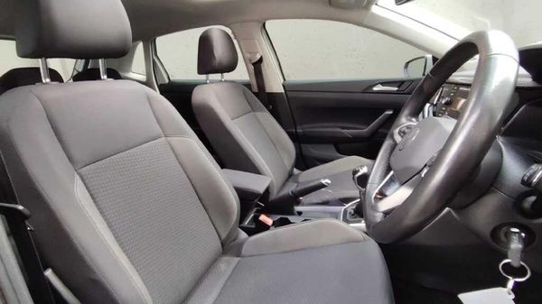 2025-Volkswagen-Polo-10-TSI-Life image:9