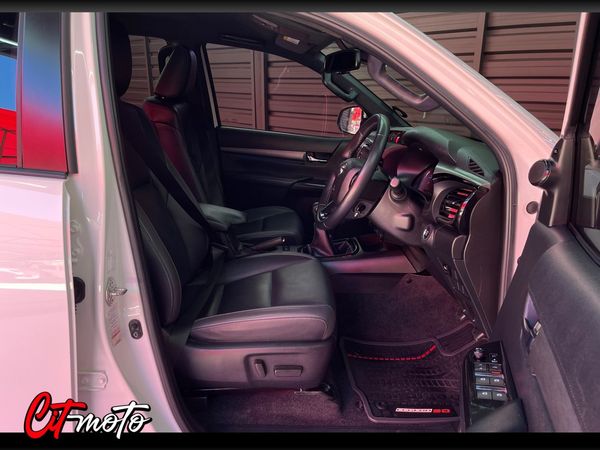 2022-Toyota-Hilux-28-GD-6-Raised-Body-Legend-4x4-Double-Cab image:10