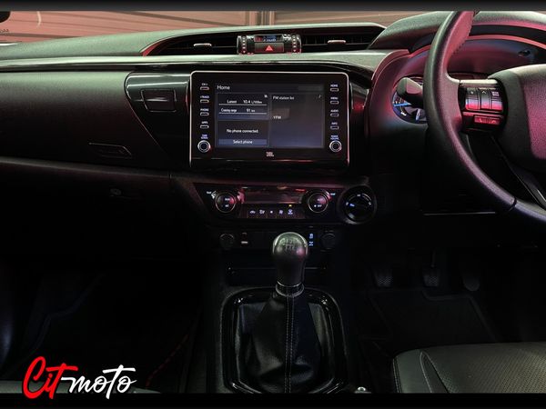 2022-Toyota-Hilux-28-GD-6-Raised-Body-Legend-4x4-Double-Cab image:13