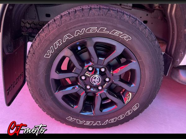 2022-Toyota-Hilux-28-GD-6-Raised-Body-Legend-4x4-Double-Cab image:7