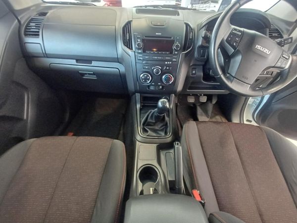 2015-Isuzu-KB-250-D-Teq-HO-LE-Double-Cab image:6