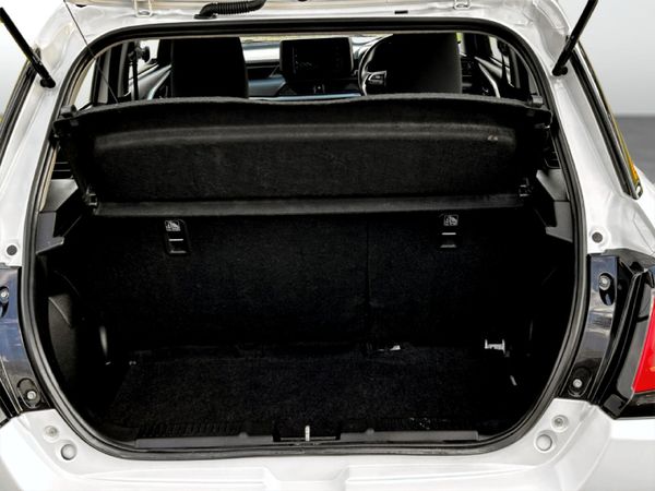 2025-Suzuki-Swift-12-GL image:5
