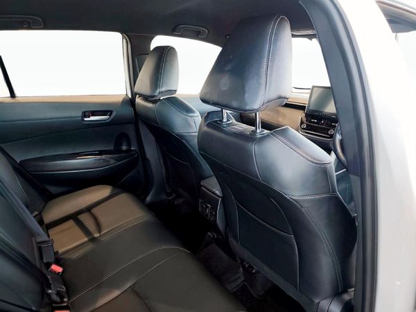 2025-Toyota-Corolla-Cross-18-XS-Hybrid image:10