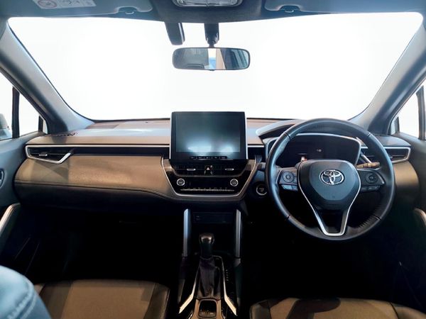 2025-Toyota-Corolla-Cross-18-XS-Hybrid image:12