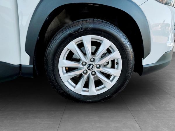 2025-Toyota-Corolla-Cross-18-XS-Hybrid image:16