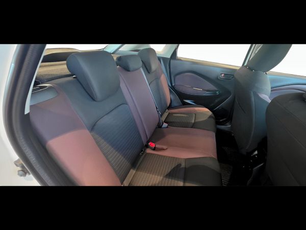 2025-Toyota-Starlet-Cross-15XS-Auto image:11