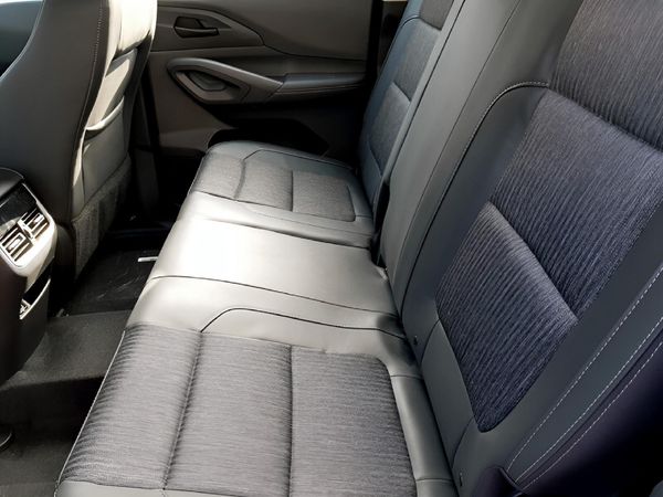 2026-Peugeot-Landtrek-19D-Active-Double-Cab-4x4 image:9