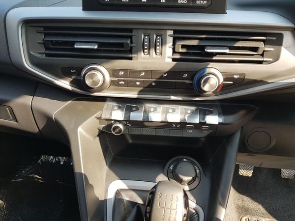 2026-Peugeot-Landtrek-19D-Active-Double-Cab-4x4 image:14