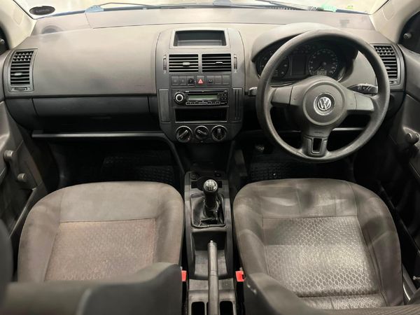 2010-Volkswagen-Polo-14-Trendline-5-dr image:9