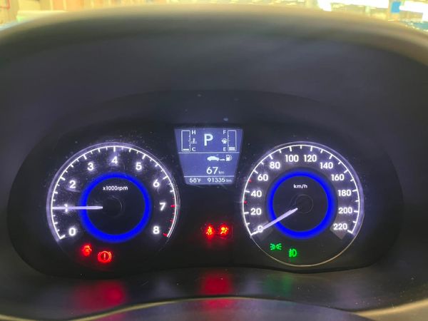 2017-Hyundai-Accent-16-GLS-Fluid-Auto image:10