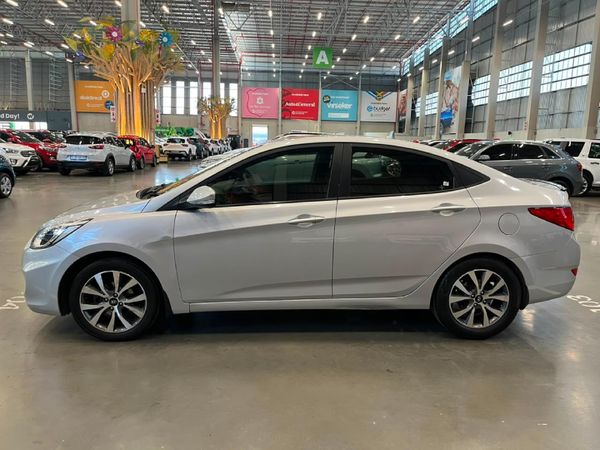 2017-Hyundai-Accent-16-GLS-Fluid-Auto image:5